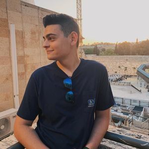 Meet your Posher, Aaron